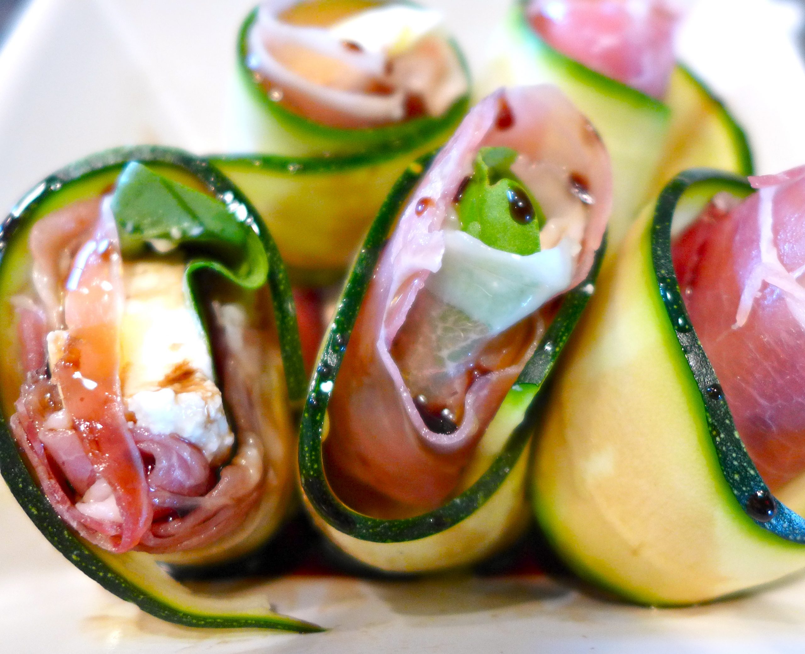 Zucchini, Prosciutto, Fresh Mozzarella & Basil Wraps Becky's Mindful